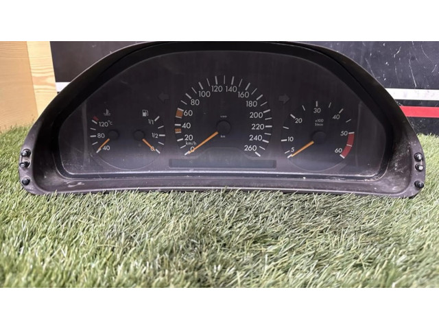 Přístrojová deska  Mercedes-Benz E W210  2105409647, CUADROINSTRUMENTOS  