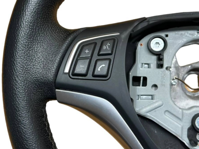 Руль BMW X1 E84  2009-2015 года 6853131, 9123288      