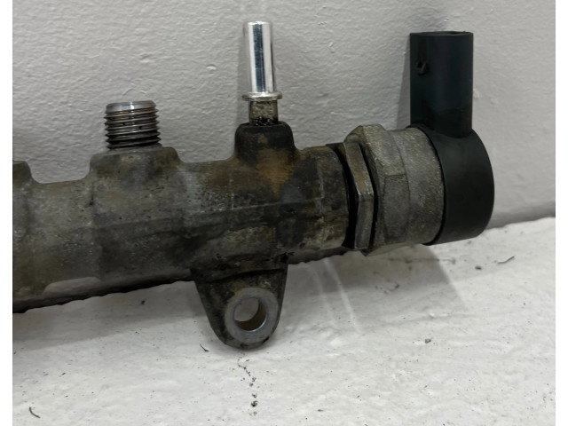 Vstřikovací lišta 8514154, 0445214315   BMW 2 F46  pro naftový motor 2.0  
