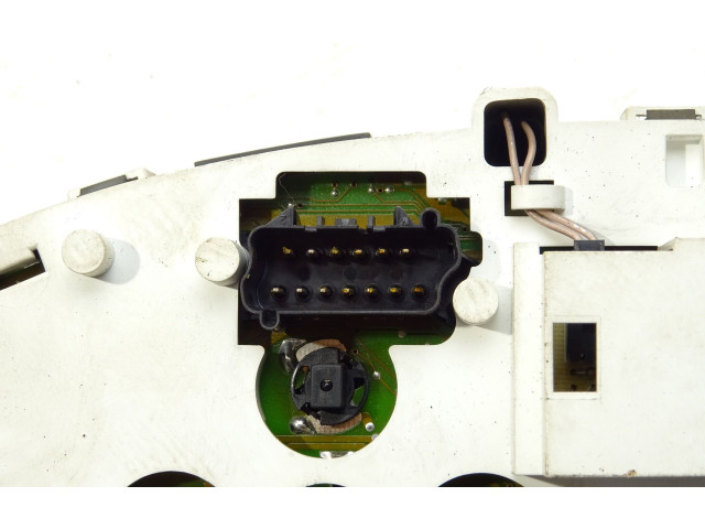 Панель приборов P04685824AE   Chrysler Grand Voyager IV       