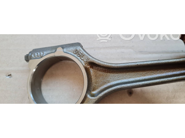 Píst 06KAQ   Audi A4 S4 B9 8W    DLVB DLV 