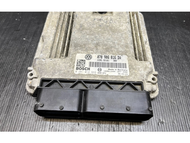 Блок управления двигателем Блок управления 070906016DA, 1039S12404   Volkswagen Touareg I
