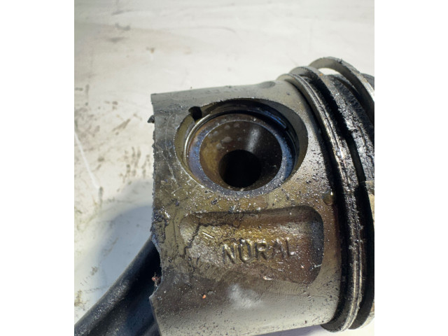 Píst 8340F   Mercedes-Benz ML W164    642.940 
