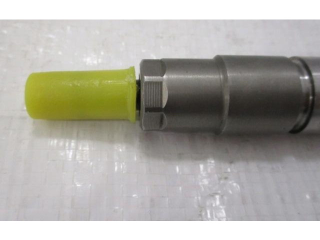 Vstřikovač 8201636333 0445110800   Nissan Almera N17     