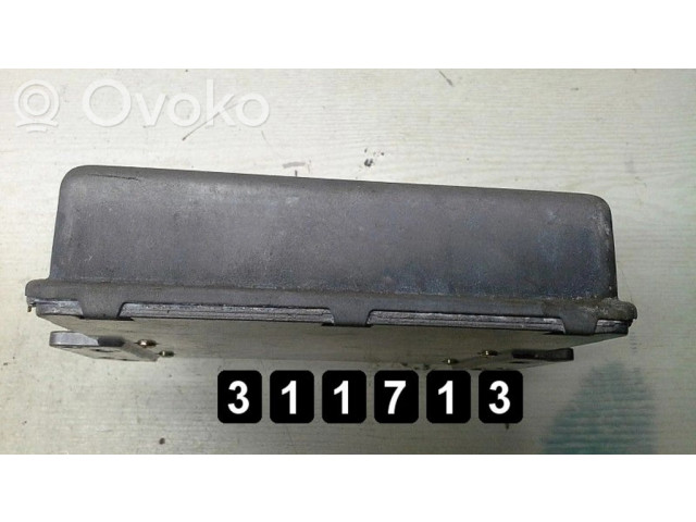 Řídící jednotka 0281001119   BMW 5 E34 1990