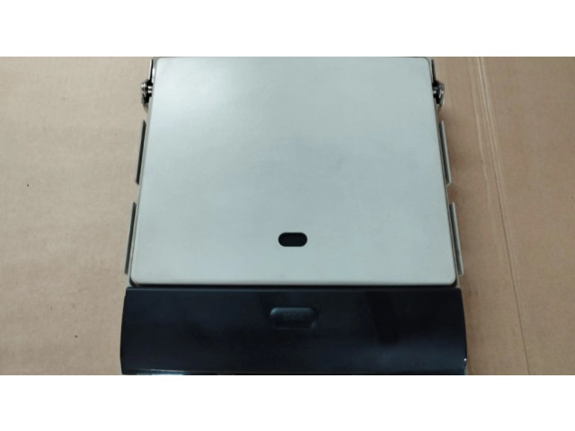 Дисплей    P1CM01DW1AH   Chrysler Town & Country V