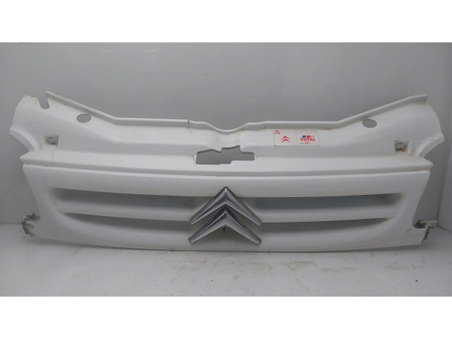 Передняя решётка Citroen Berlingo 1996-2002 года 9644758177      