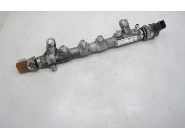 Vstřikovací lišta 057130764AB, 36601502   Volkswagen PASSAT B7    CFGB 