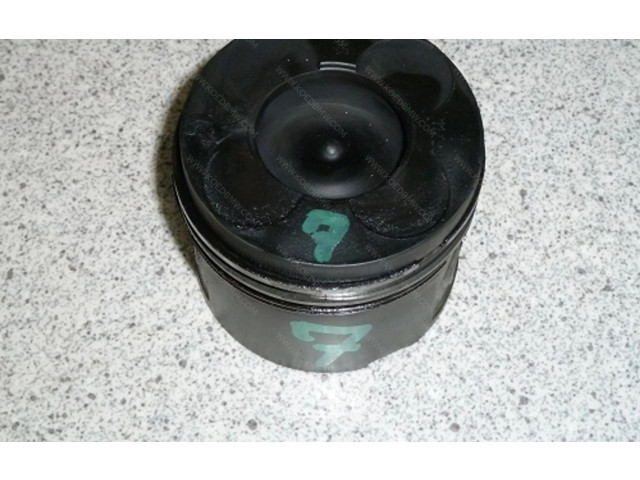 Píst 11252249993   BMW 7 E38    M67 