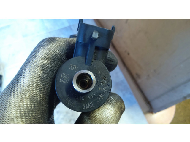 Vstřikovač 0445110135, 786280   Citroen C3  pro naftový motor 1.4  