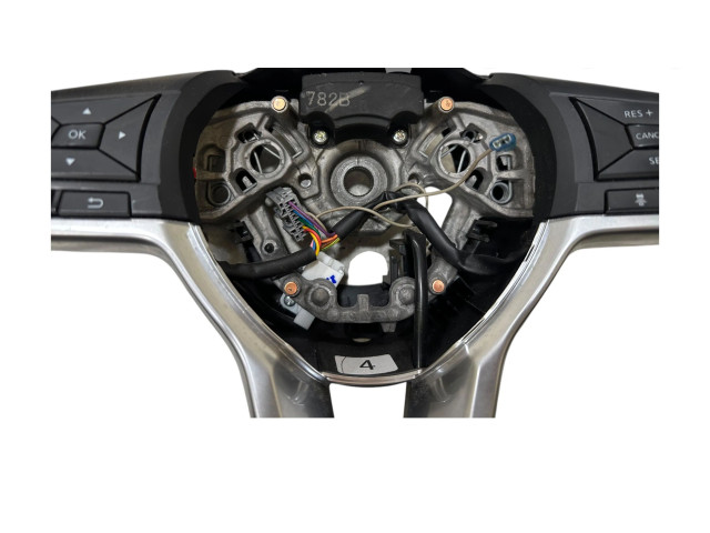 Руль     Nissan Leaf II (ZE1) 