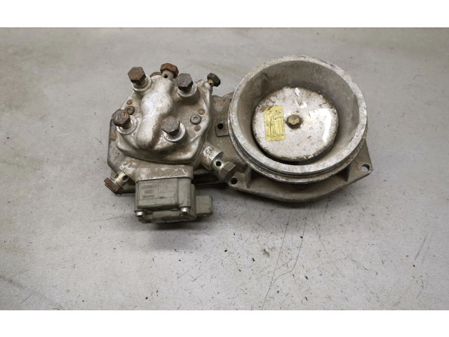 Vstřikovací lišta 0438121011, 026133353   Audi 80 90 B3     