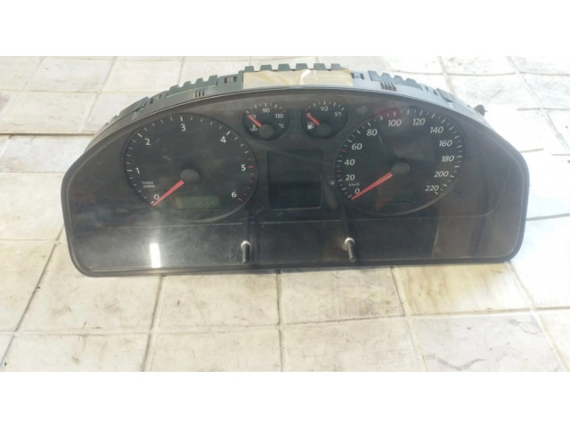 Панель приборов 88311346   Volkswagen Transporter - Caravelle T5       
