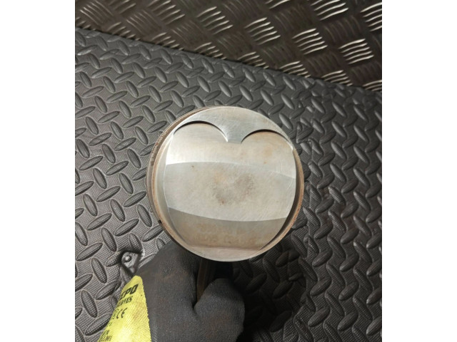 Píst 7838623   BMW M5    S85 B50AA 