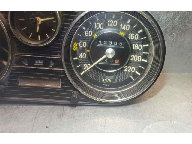 Přístrojová deska  Mercedes-Benz E AMG W210 1974 W08625, VDO  