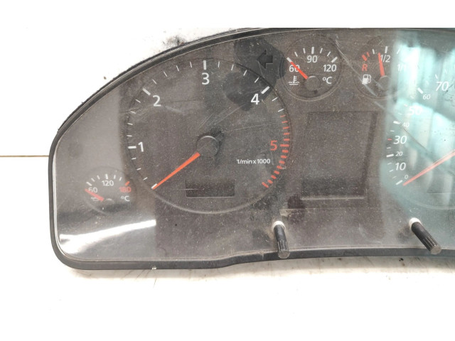 Přístrojová deska  Audi A6 S6 C5 4B 2001 4B0920932K, 110008948  