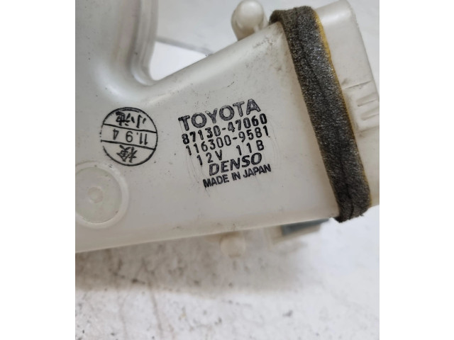 Вентилятор печки    8713047060   Toyota Prius (XW10)