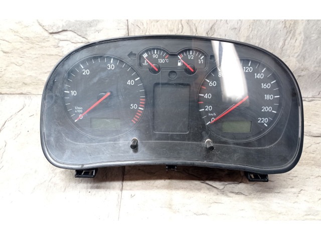 Přístrojová deska  Volkswagen Golf IV 2000 1J0920801E  