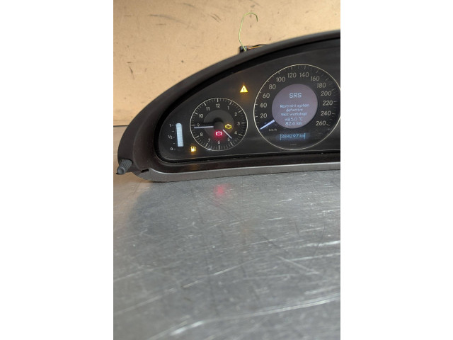 Přístrojová deska  Mercedes-Benz CLK A209 C209 2003 A2095403511, 110080251005  