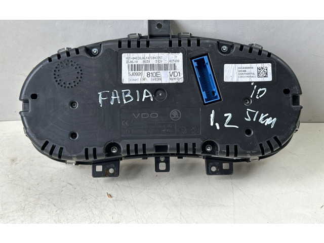 Přístrojová deska  Skoda Fabia Mk2 (5J) 2010 5J0920810E, VD104828  