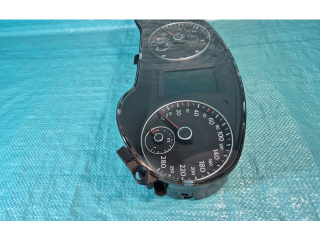 Přístrojová deska  Volkswagen Jetta VI 2012 5C6920861A, ZYS0001702  