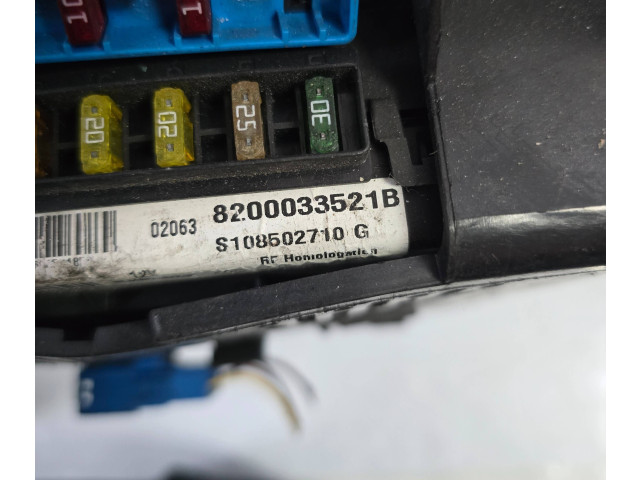 Блок предохранителей  8200033521B, 02063   Renault Scenic RX    