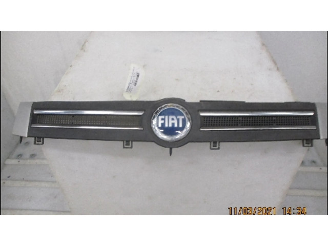 Передняя решётка Fiat Panda II 2003-2012 года 735363745      