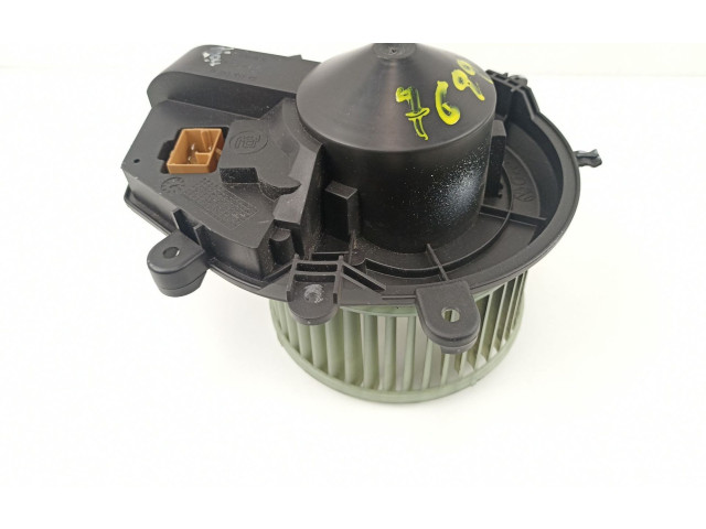 Вентилятор печки    8D1820021, 740221233F   Volkswagen Passat Alltrack