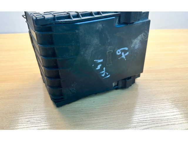 Блок предохранителей  1K0937132F   Volkswagen Golf Plus    