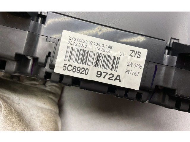 Přístrojová deska  Volkswagen Jetta VI 2012 5C6920972A  