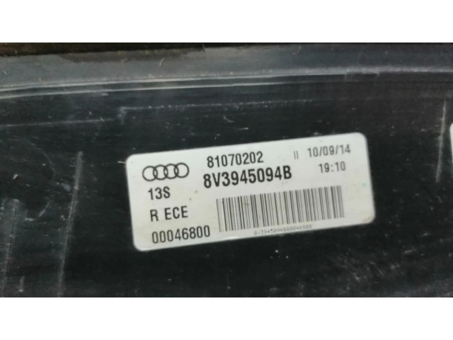 Задний фонарь правый 8V3945094B    Audi A3 S3 8V   2013-2019 года