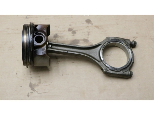 Píst R079M, R079M   Audi RS6    CWUB 