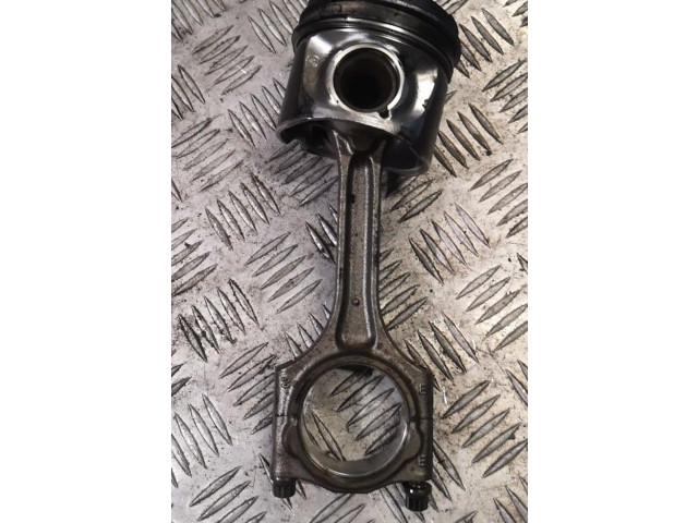 Píst 81l123   Volvo V70  pro naftový motor 2.0  