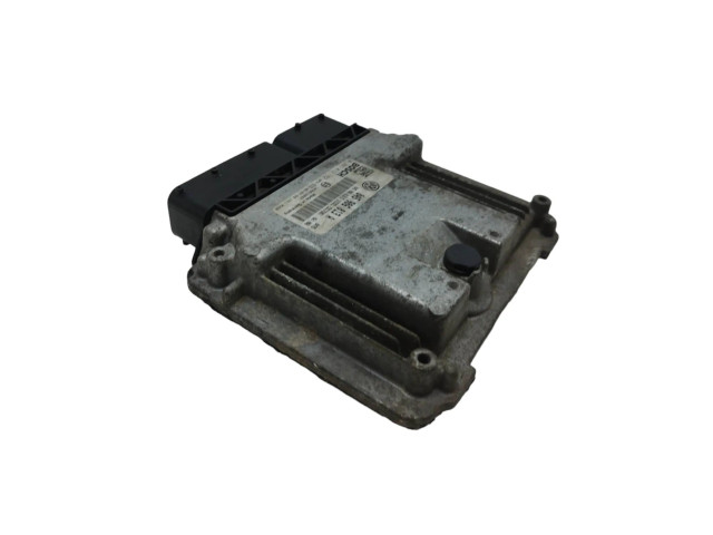 Блок управления двигателя 045906013A, 0281013182   Skoda Roomster (5J)