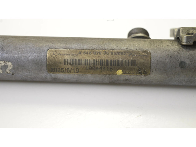 Vstřikovací lišta A6420700695   Mercedes-Benz ML W164    OM 642.940 