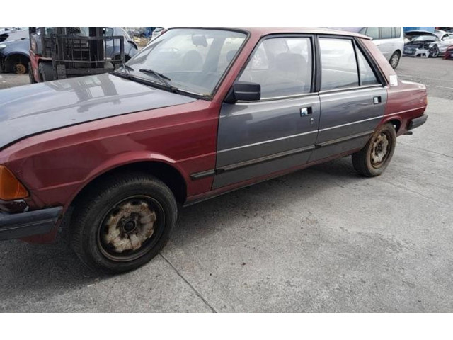   Pojistková skříňka    Peugeot 305 1985
