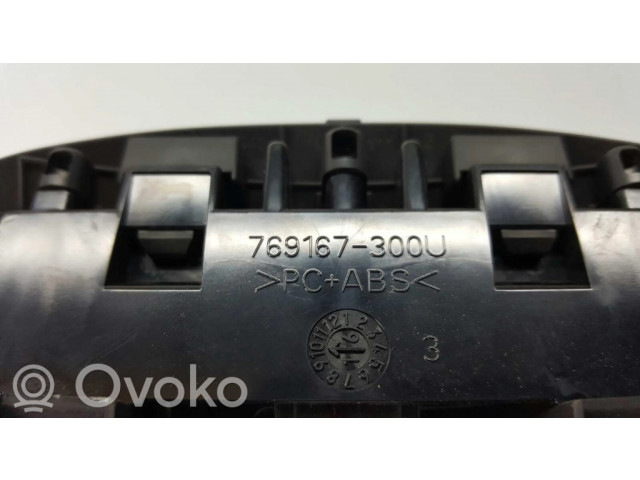 Přístrojová deska  Peugeot 108 2014 69342470U, 769167300U  