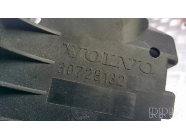 Блок предохранителей  30728132   Volvo XC90    