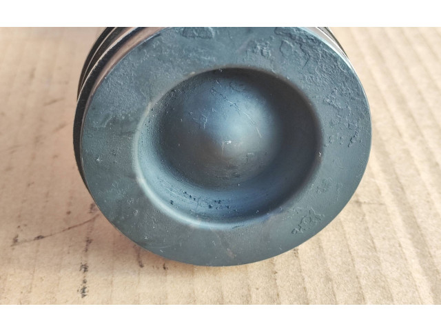 Píst 9812818680   Ford Mondeo MK V    T7CN 