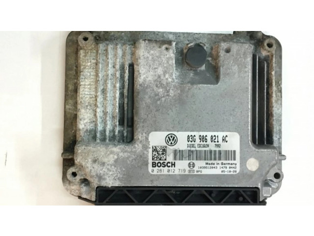 Řídící jednotka 03G906021AC   Volkswagen PASSAT B6 2005