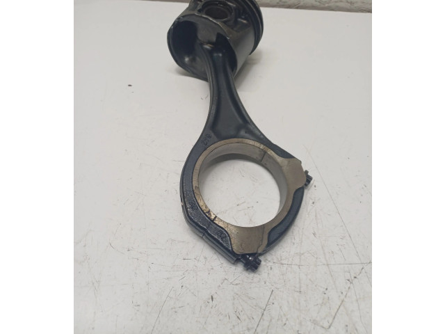 Píst 0830923   Mercedes-Benz ML W164     