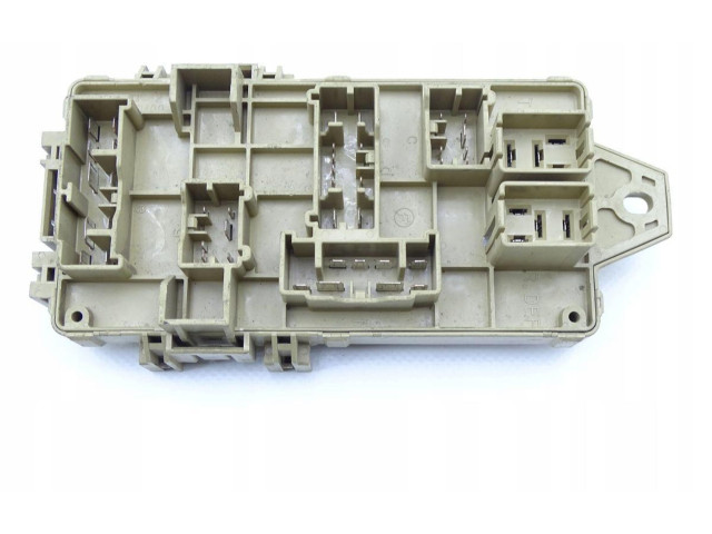   Pojistková skříňka 990409   Subaru mpreza I 1997