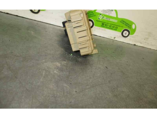 Pojistková skříňka Řídící jednotka BSM 990903   Subaru Forester SF 2000