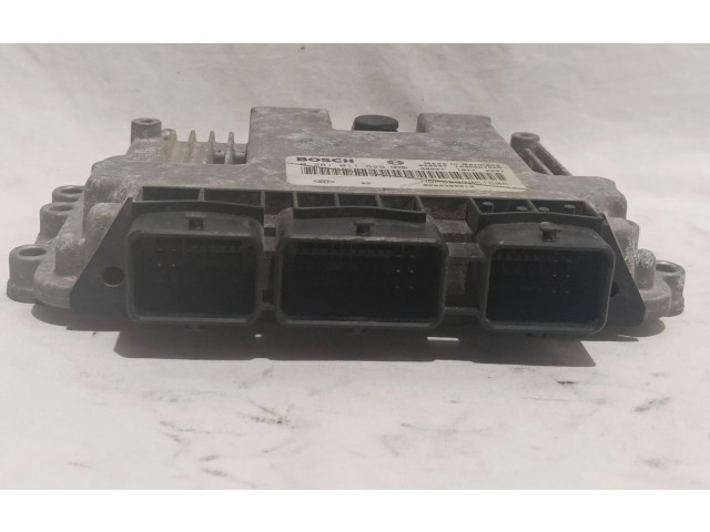 Блок управления двигателя 0281011529, 8200389519   Nissan Primastar