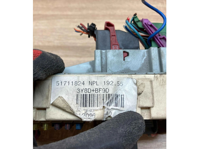 Блок предохранителей 51711824, 46778898   Fiat Stilo    