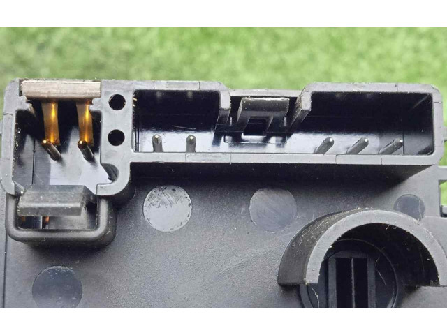 Подушка безопасности водителя P04698304AB   Chrysler 300M