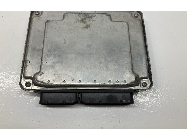 Блок управления двигателя 0281011821, 0281011821   Ford Galaxy