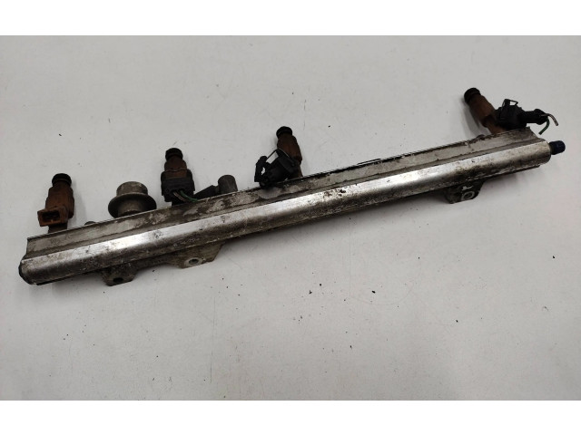 Vstřikovací lišta 9202710, 1212146   Volvo V70     