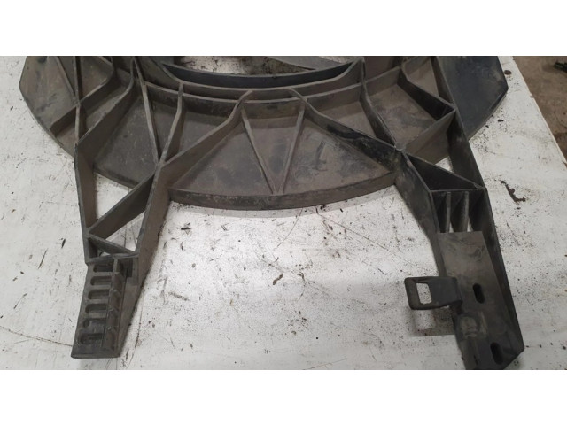 Вентилятор радиатора     1831199016, 31168027    Opel Vivaro 1.9