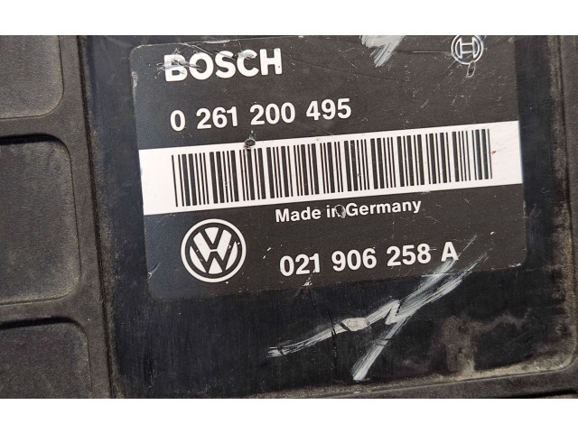 Блок управления двигателем ECU 021906258A, 0261200495   Volkswagen Golf III 1994